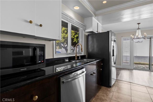 2424 University Dr, Newport Beach, CA 92660