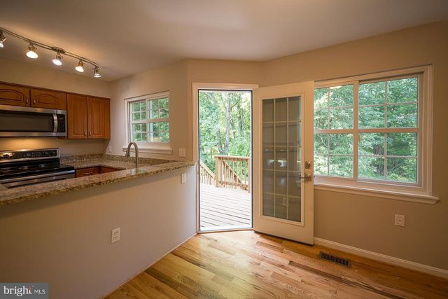 5714 EVERGREEN KNOLL CT, Alexandria, VA 22303