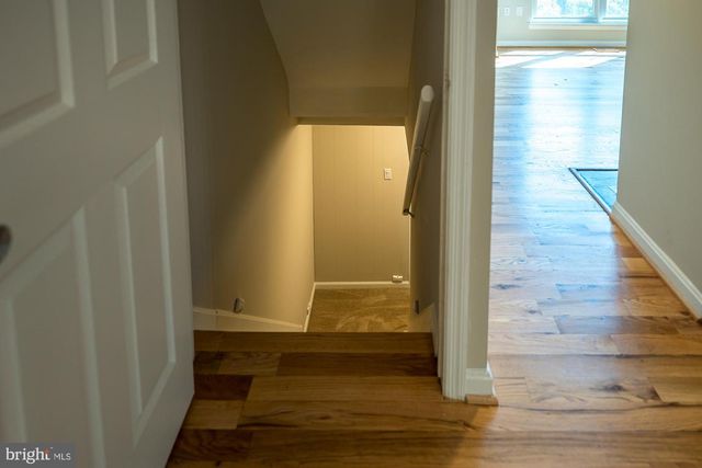 5714 EVERGREEN KNOLL CT, Alexandria, VA 22303