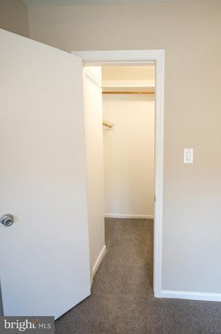 5714 EVERGREEN KNOLL CT, Alexandria, VA 22303