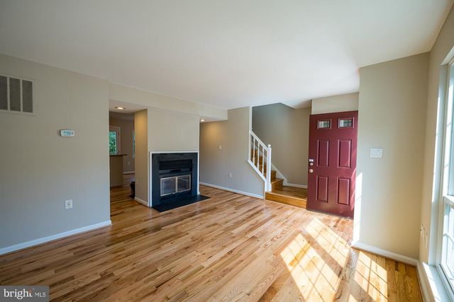 5714 EVERGREEN KNOLL CT, Alexandria, VA 22303