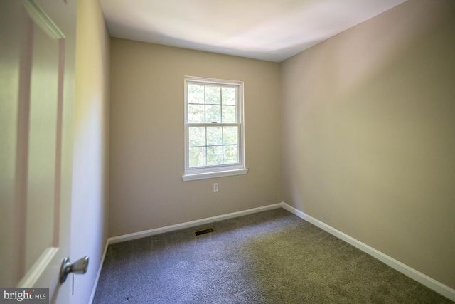 5714 EVERGREEN KNOLL CT, Alexandria, VA 22303