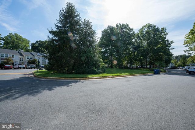 5714 EVERGREEN KNOLL CT, Alexandria, VA 22303