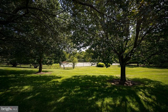5714 EVERGREEN KNOLL CT, Alexandria, VA 22303