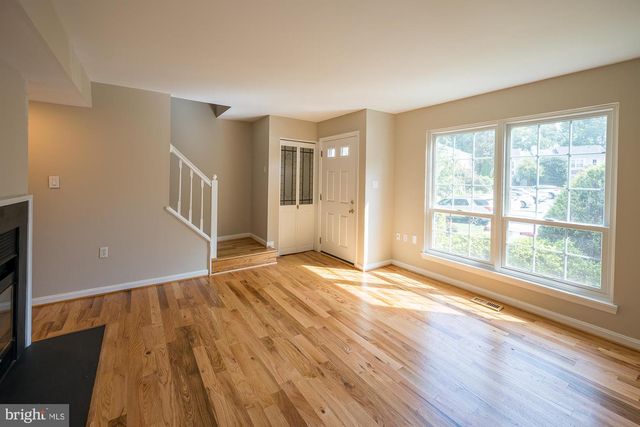 5714 EVERGREEN KNOLL CT, Alexandria, VA 22303