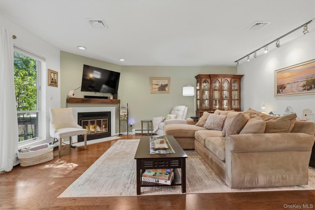 25 Villa Drive, Peekskill, NY 10566 — photo 3