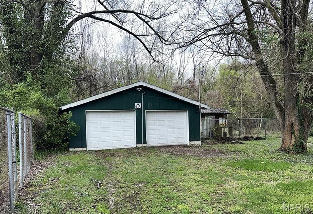 462 N 83rd Street, East St Louis, IL 62203