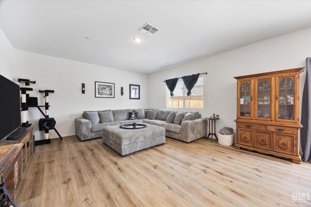 10806 Monte Video Place, Bakersfield, CA 93306