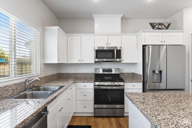 10806 Monte Video Place, Bakersfield, CA 93306