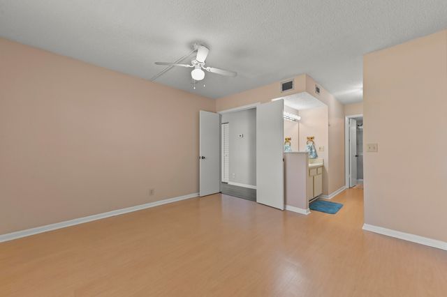 6500 Chasewood Drive A, Jupiter, FL 33458