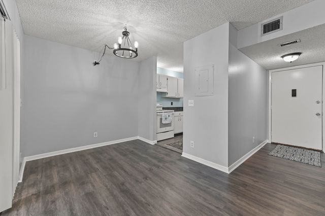 6500 Chasewood Drive A, Jupiter, FL 33458