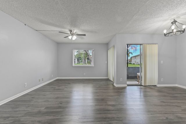 6500 Chasewood Drive A, Jupiter, FL 33458