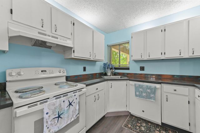 6500 Chasewood Drive A, Jupiter, FL 33458