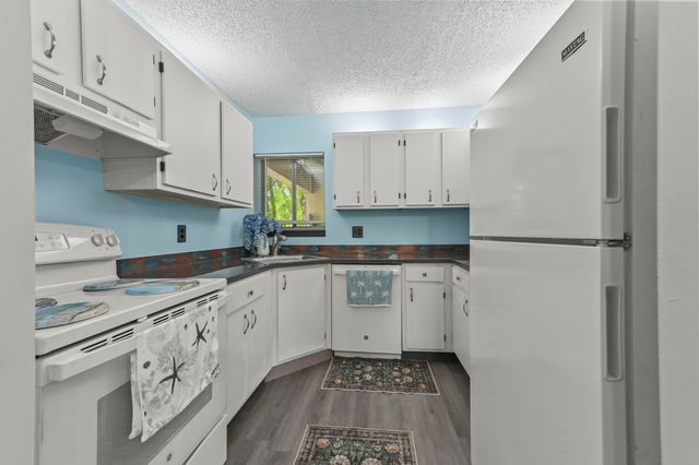 6500 Chasewood Drive A, Jupiter, FL 33458