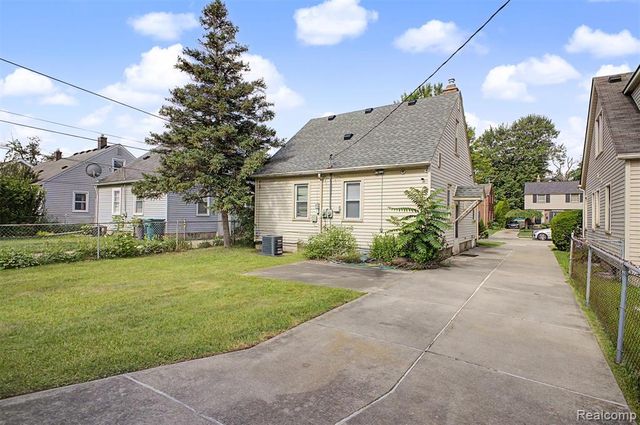 2038 N Mildred Street, Dearborn, MI 48128