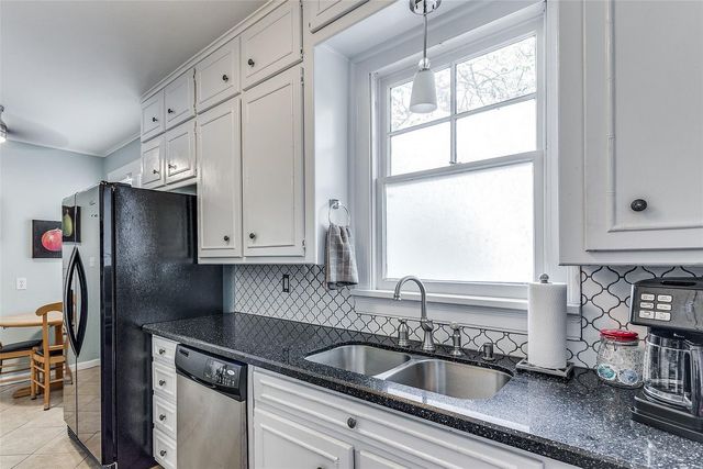 3211 Cockrell Avenue, Fort Worth, TX 76109