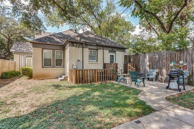 3211 Cockrell Avenue, Fort Worth, TX 76109