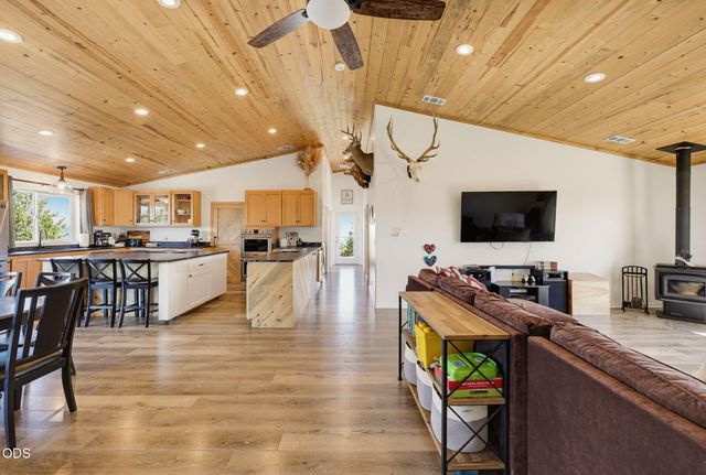 7036 Griffin Lane, Jacksonville, OR 97530