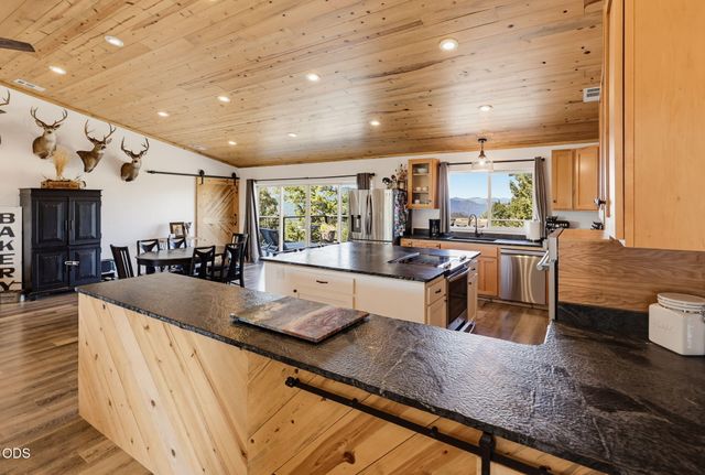 7036 Griffin Lane, Jacksonville, OR 97530