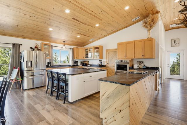7036 Griffin Lane, Jacksonville, OR 97530