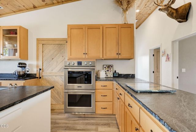 7036 Griffin Lane, Jacksonville, OR 97530