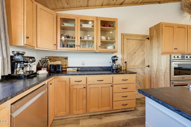 7036 Griffin Lane, Jacksonville, OR 97530