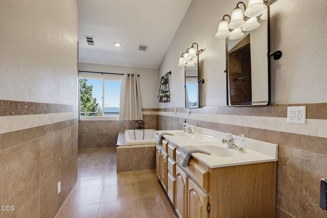 7036 Griffin Lane, Jacksonville, OR 97530
