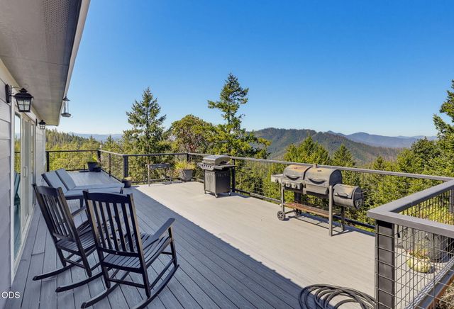 7036 Griffin Lane, Jacksonville, OR 97530