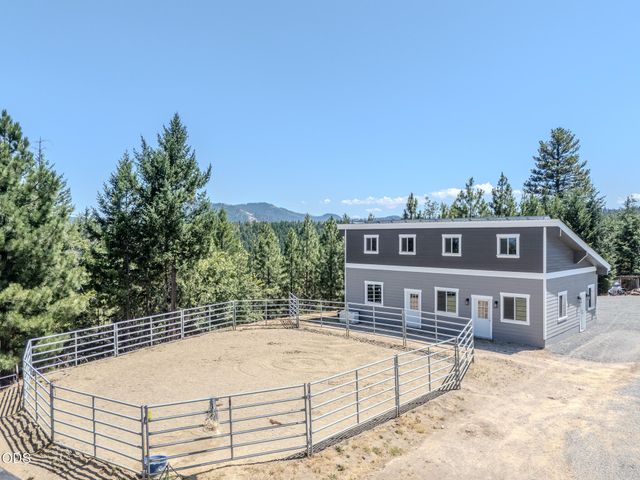 7036 Griffin Lane, Jacksonville, OR 97530