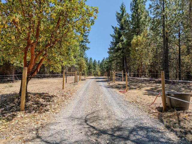 7036 Griffin Lane, Jacksonville, OR 97530