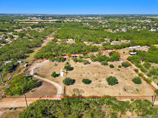 10585 briggs, Atascosa, TX 78002