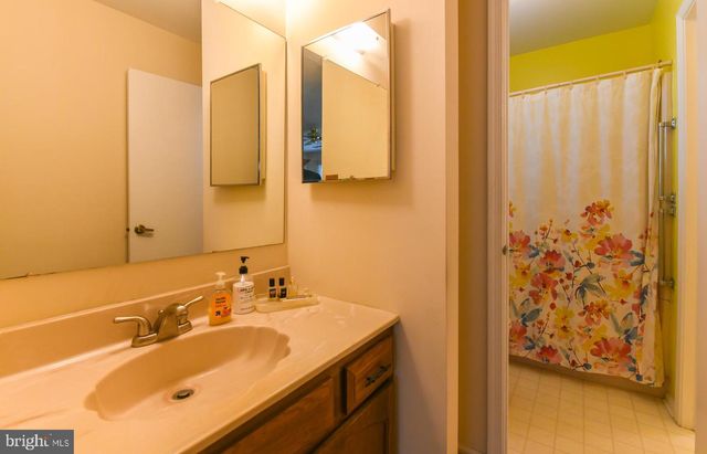 34 KNOLLWOOD, Deptford, NJ 08096