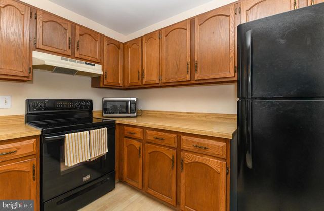 34 KNOLLWOOD, Deptford, NJ 08096