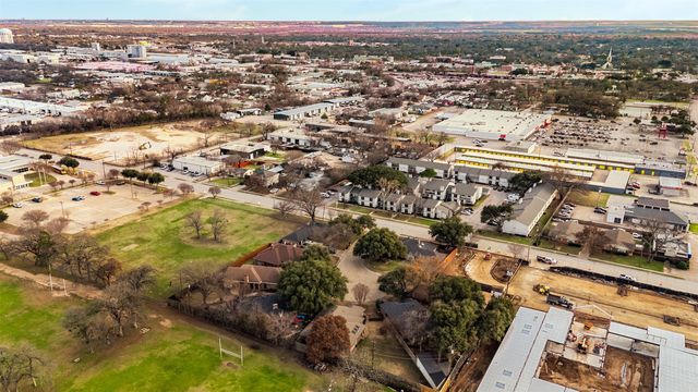 400 Ricker Court, Irving, TX 75061