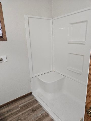 1604 13th Avenue, Belle Plaine, IA 52208