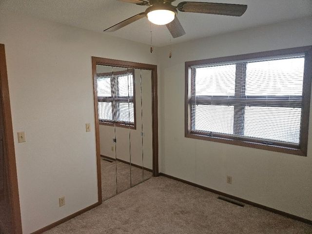 1604 13th Avenue, Belle Plaine, IA 52208