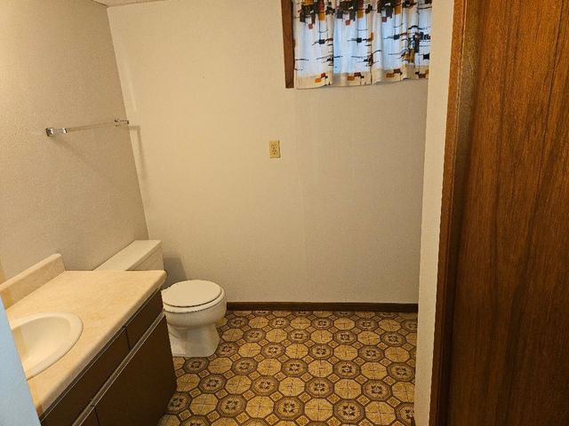 1604 13th Avenue, Belle Plaine, IA 52208