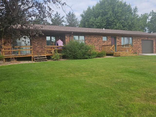 1604 13th Avenue, Belle Plaine, IA 52208