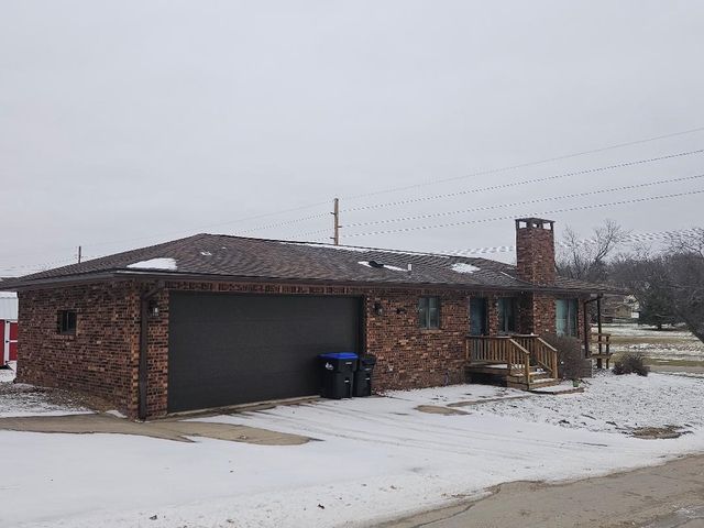 1604 13th Avenue, Belle Plaine, IA 52208