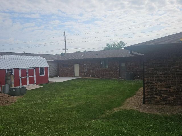 1604 13th Avenue, Belle Plaine, IA 52208