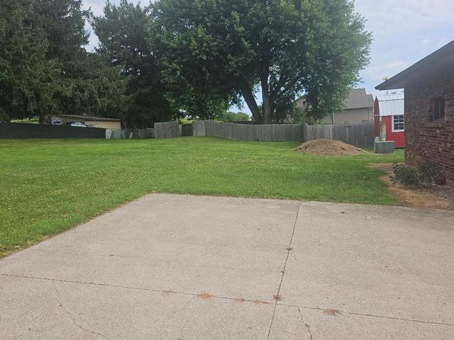 1604 13th Avenue, Belle Plaine, IA 52208