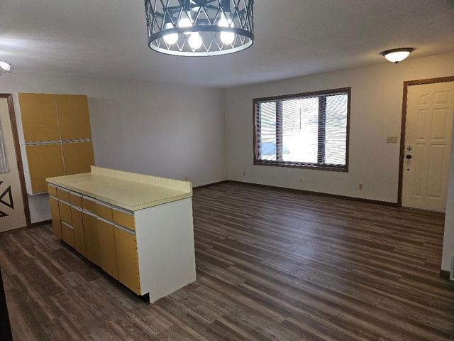 1604 13th Avenue, Belle Plaine, IA 52208