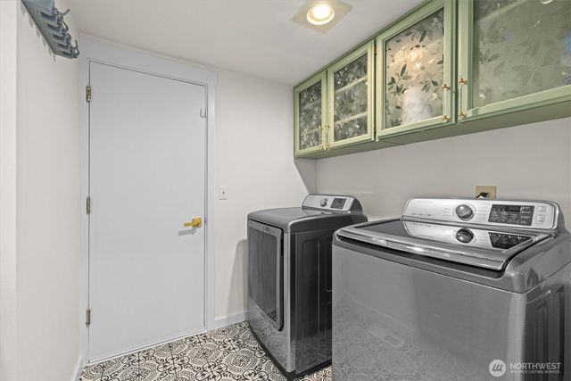 2412 237th Court NE, Sammamish, WA 98074