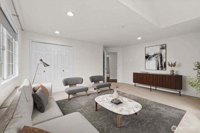 2412 237th Court NE, Sammamish, WA 98074