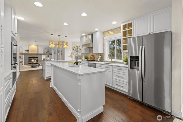 2412 237th Court NE, Sammamish, WA 98074