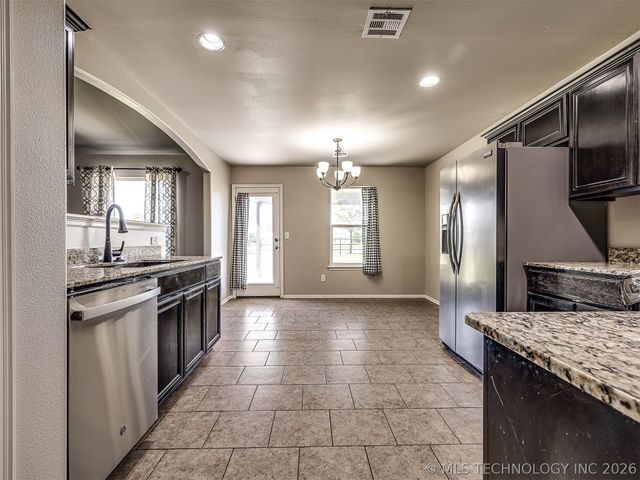 5821 E 135th Place North, Collinsville, OK 74021