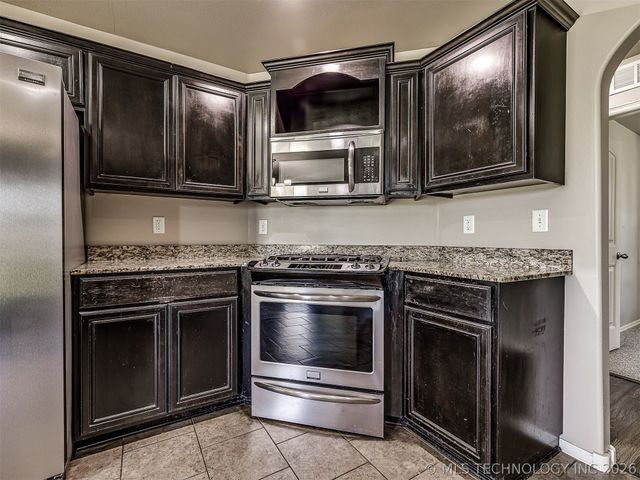 5821 E 135th Place North, Collinsville, OK 74021