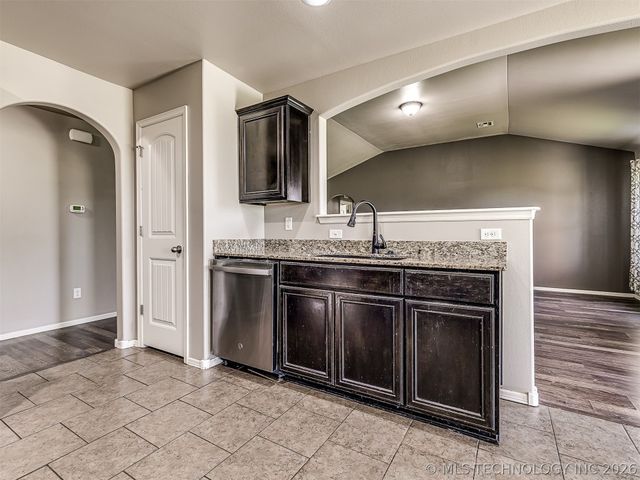 5821 E 135th Place North, Collinsville, OK 74021