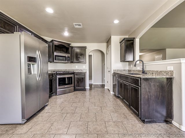 5821 E 135th Place North, Collinsville, OK 74021