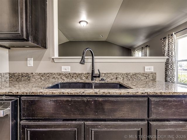 5821 E 135th Place North, Collinsville, OK 74021